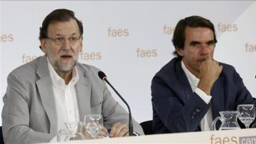 Mariano Rajoy, junto al presidente de honor del PP y presidente de FAES, José María Aznar.