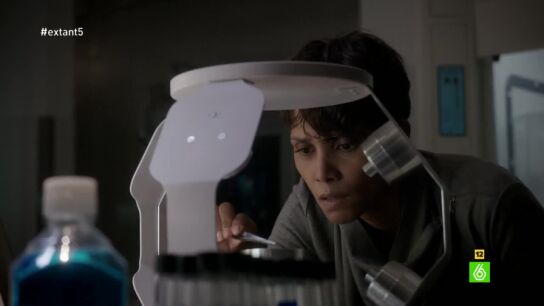 Molly encuentra la prueba que verifica su embarazo