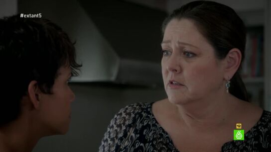 Sam incr&eacute;dula ante la versi&oacute;n del embarazo de Molly 