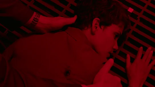 Sparks dispara a Molly para ‘proteger’ al vástago Sparks dispara a Molly para ‘proteger’ al vástago