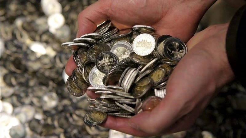 Varias monedas de dos euros