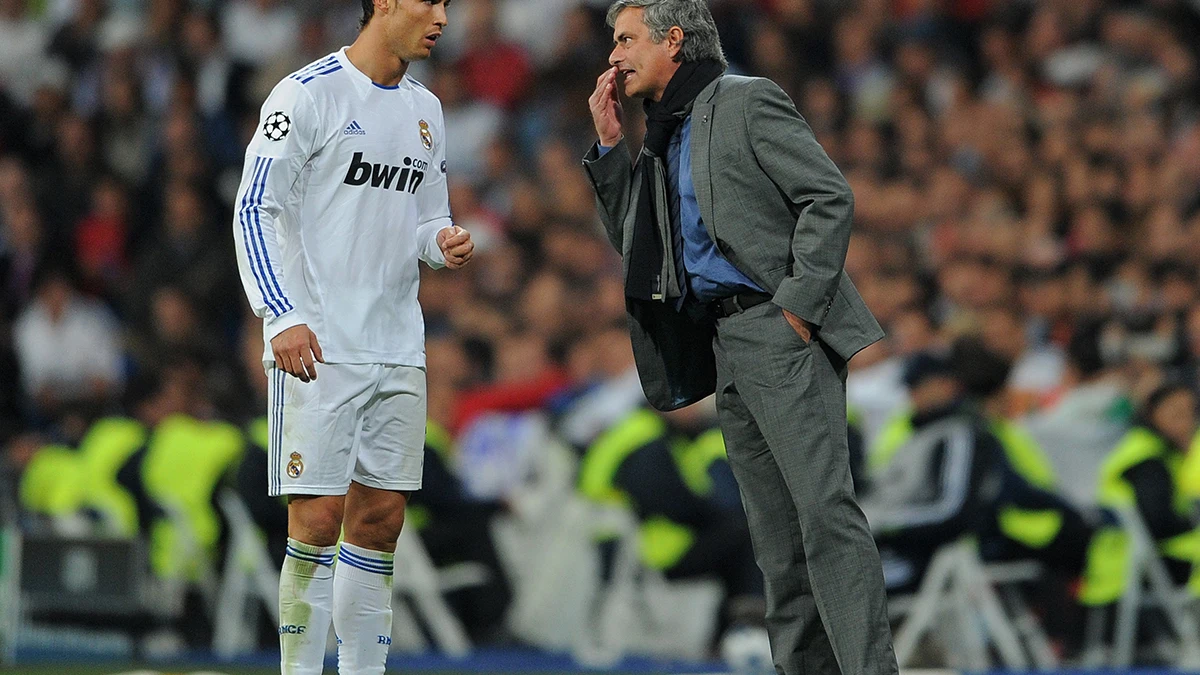 Mourinho charla con Cristiano durante un encuentro