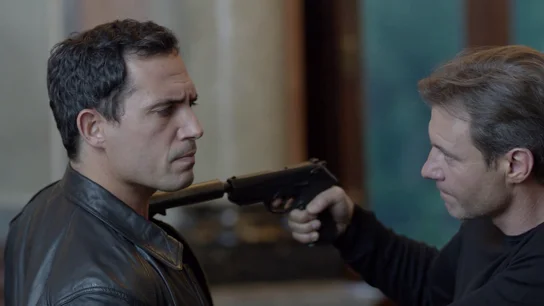 Frank Martin salva su vida en Crimea y recibe más información de la desaparición de una antigua cliente Frank Martin salva su vida en Crimea y recibe más información de la desaparición de una antigua cliente