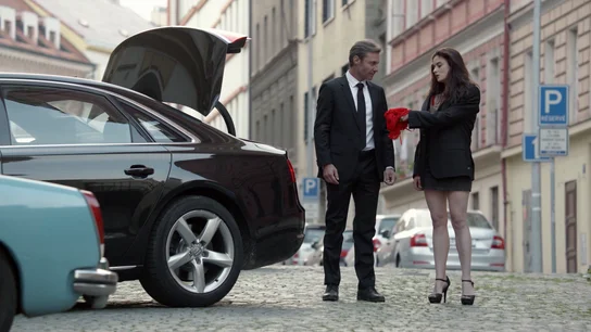 Frank pelea con el proxeneta en medio de la fiesta Frank pelea con el proxeneta en medio de la fiesta