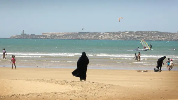 Mujeres en otra playa de Marruecos