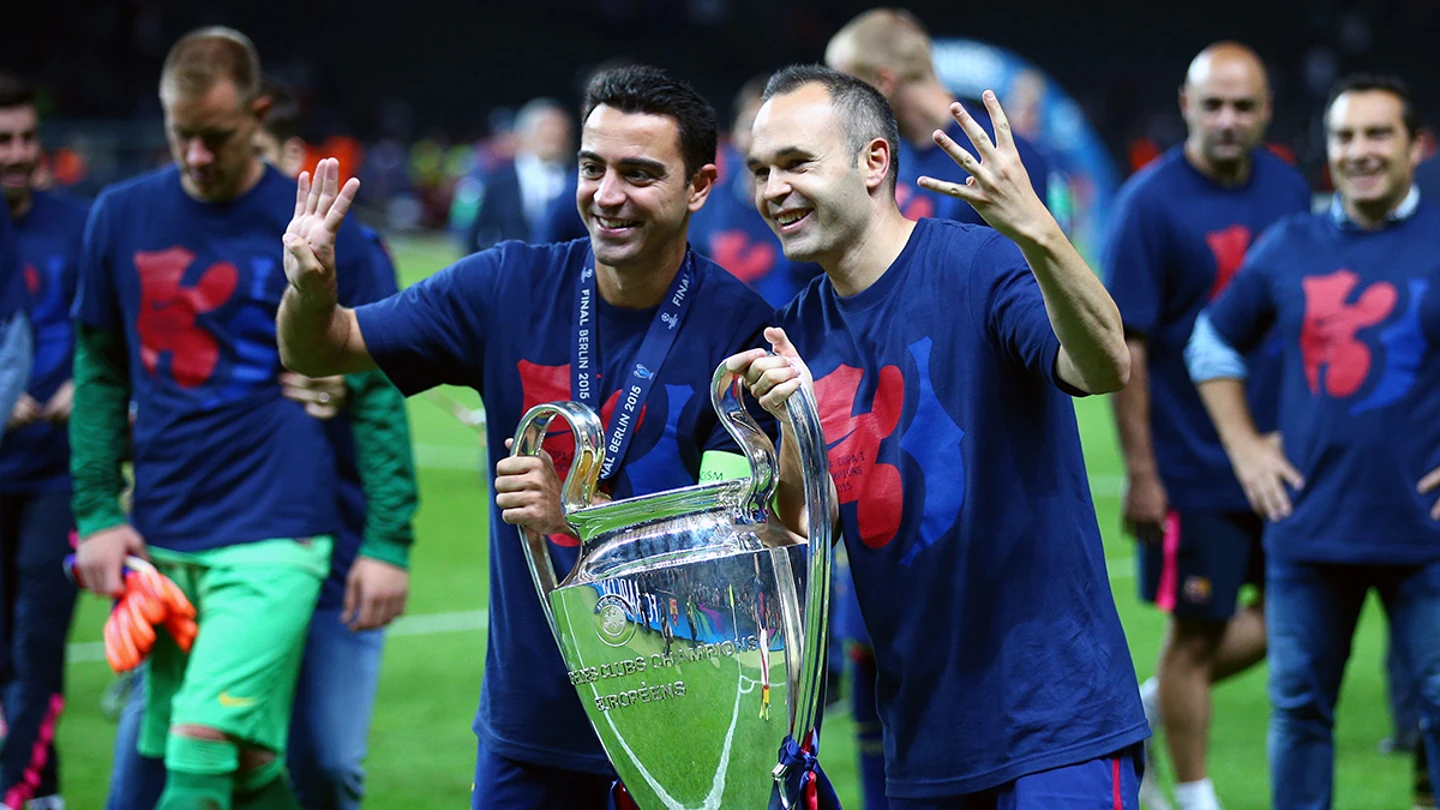Xavi e Iniesta sostienen su cuarta Champions League Xavi e Iniesta sostienen su cuarta Champions League