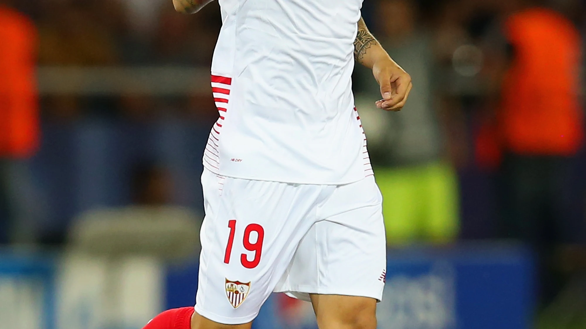 Banega celebra un gol con el Sevilla