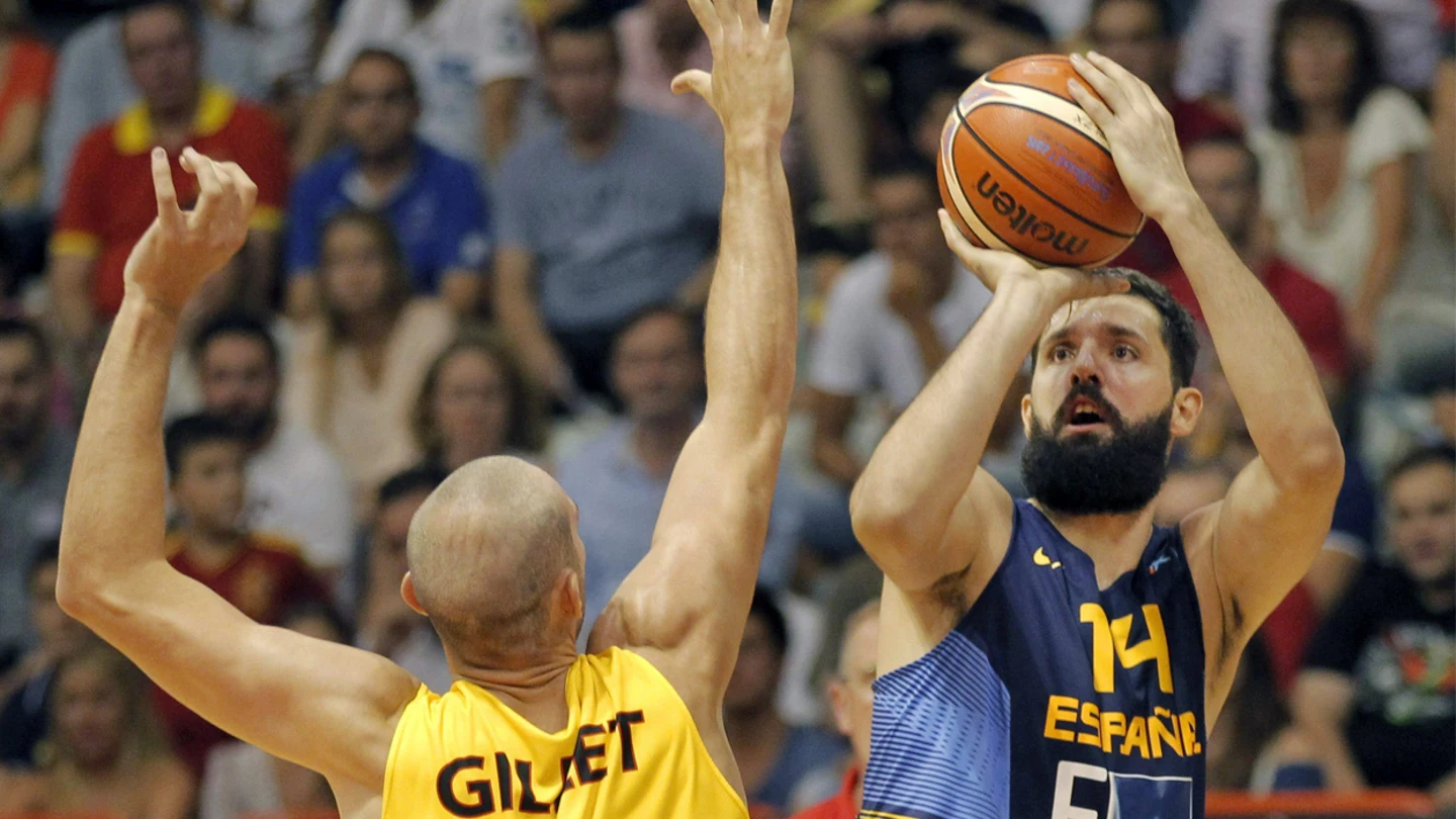 Mirotic en su debut con España Mirotic en su debut con España
