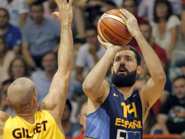 Mirotic en su debut con España Mirotic en su debut con España
