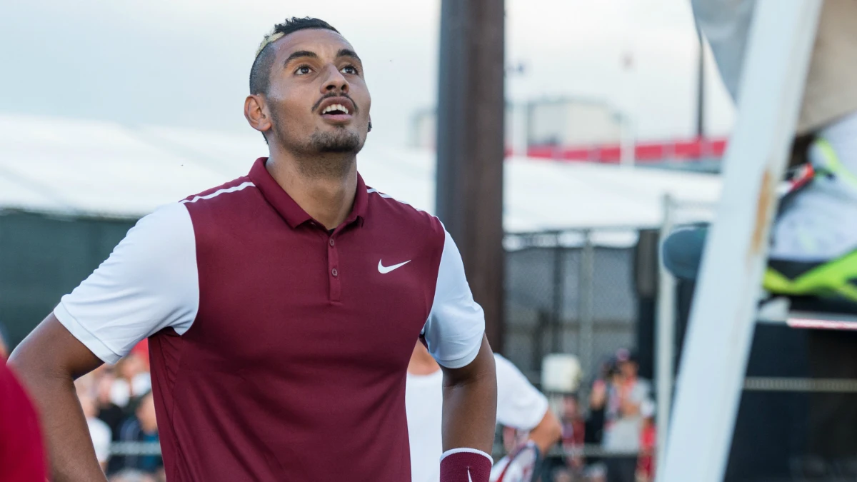 Kyrgios, con la mirada perdida Kyrgios, con la mirada perdida