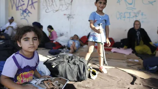 Niños esperan para ser registrados en un campo de migrantes (Archivo) Niños esperan para ser registrados en un campo de migrantes (Archivo)