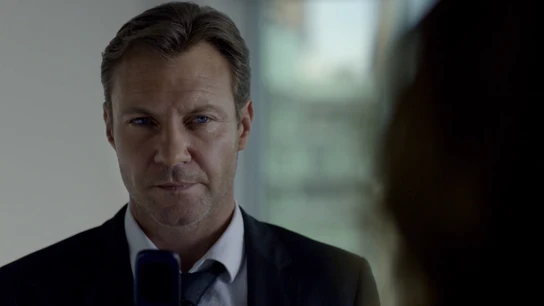 Frank es amenazado de muerte por un antiguo caso Frank es amenazado de muerte por un antiguo caso