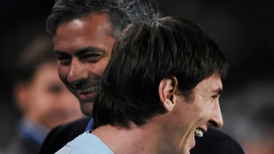 Leo Messi y Mourinho dialogan antes de un partido Leo Messi y Mourinho dialogan antes de un partido