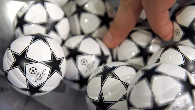 Bolas del sorteo de la Champions League