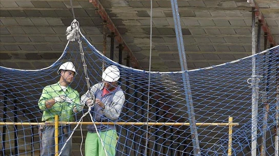 El paro crece en agosto en 21.679 personas y pone fin a seis meses de descensos El paro crece en agosto en 21.679 personas y pone fin a seis meses de descensos