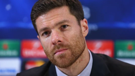 Xabi Alonso atiende a los medios Xabi Alonso atiende a los medios