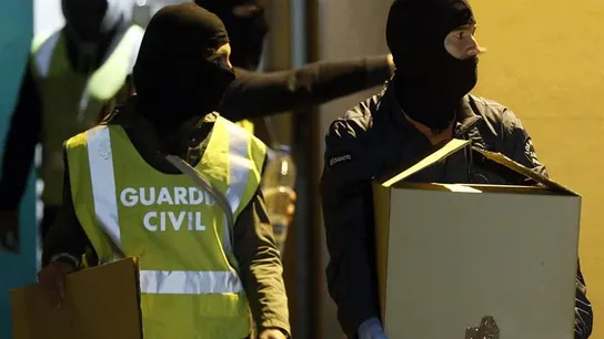 La Guardia Civil registra un domicilio La Guardia Civil registra un domicilio