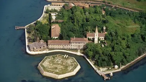 Isla de Poveglia Isla de Poveglia