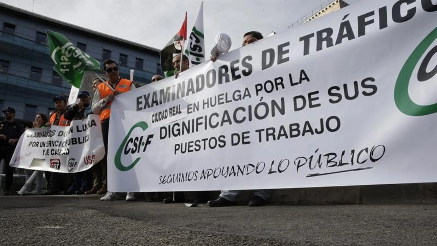 Una de las concentraciones de los examinadores de tráfico Una de las concentraciones de los examinadores de tráfico