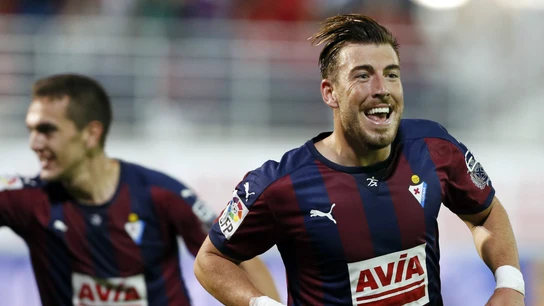 Sergi Enrich celebra un gol con el Eibar Sergi Enrich celebra un gol con el Eibar