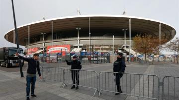 El estadio donde se produjo el atentado vigilado por la Policía