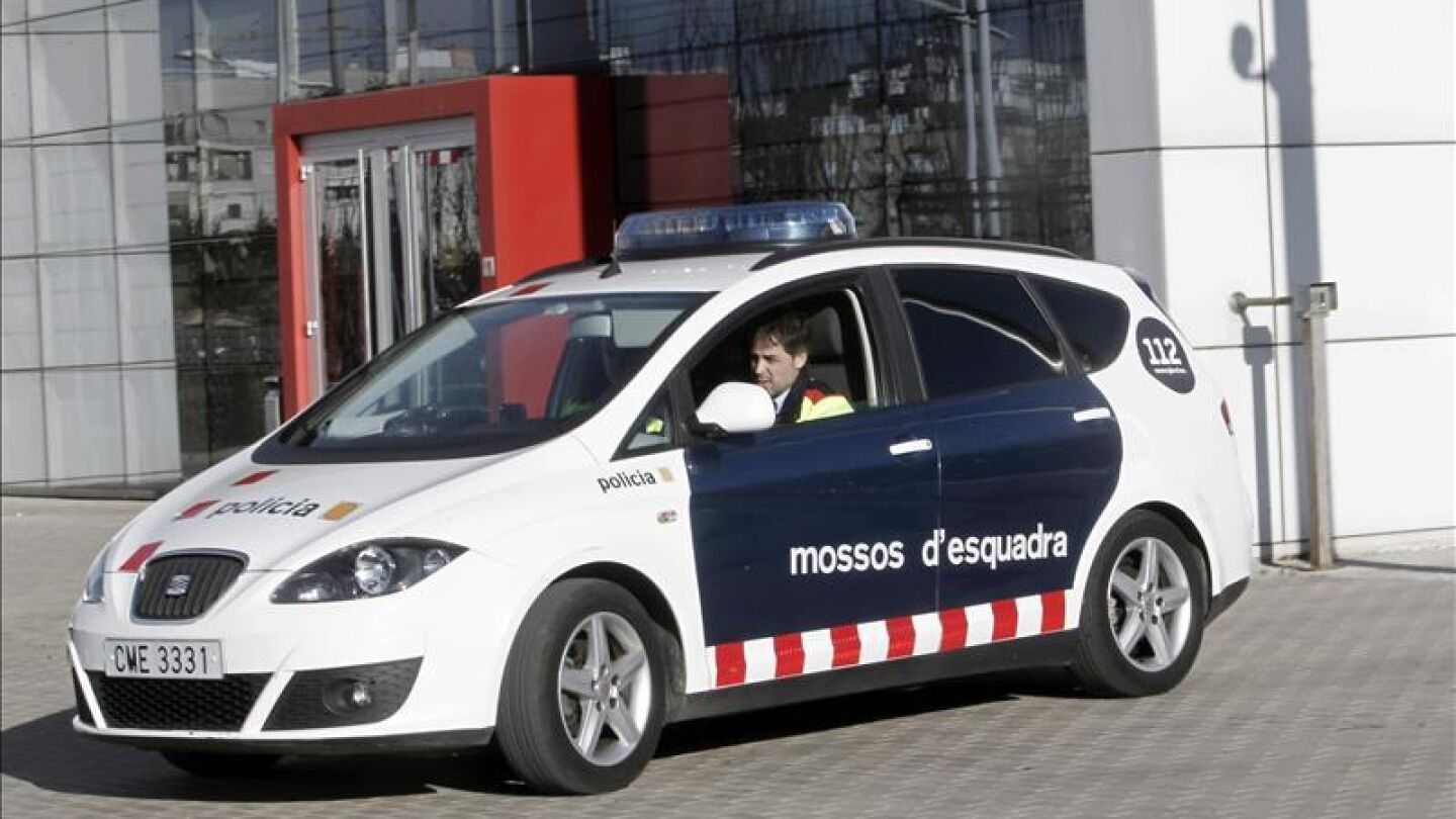 Un veh&iacute;culo de los Mossos d'Esquadra