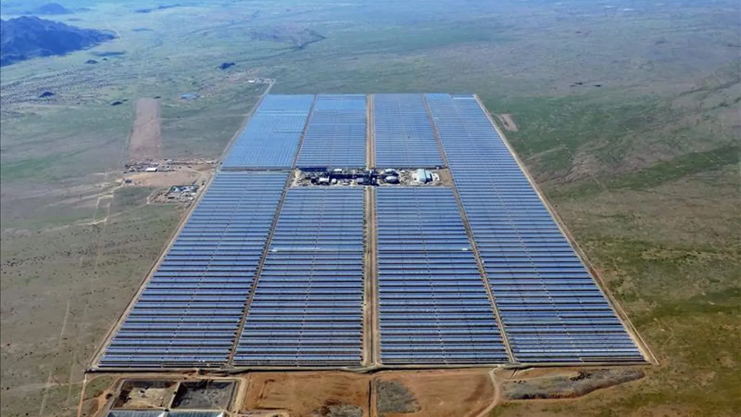 Planta Kaxu Solar One de Abengoa, en Pofadder (Sudáfrica) Planta Kaxu Solar One de Abengoa, en Pofadder (Sudáfrica)
