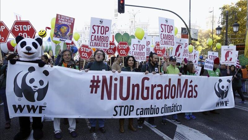 Participantes en la Marcha Mundial por el Clima