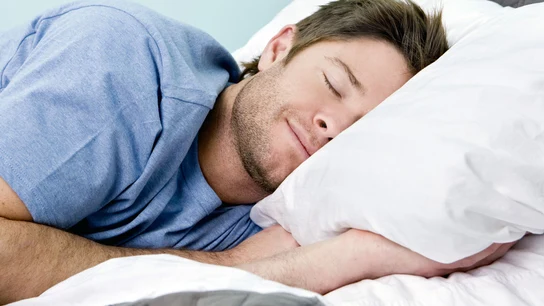 Un hombre durmiendo  Un hombre durmiendo