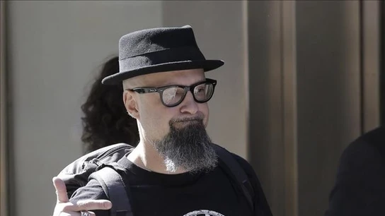 El líder de Def Con Dos, César Montaña Lehmann, César Strawberry, a su salida de la Audiencia Nacional El líder de Def Con Dos, César Montaña Lehmann, César Strawberry, a su salida de la Audiencia Nacional