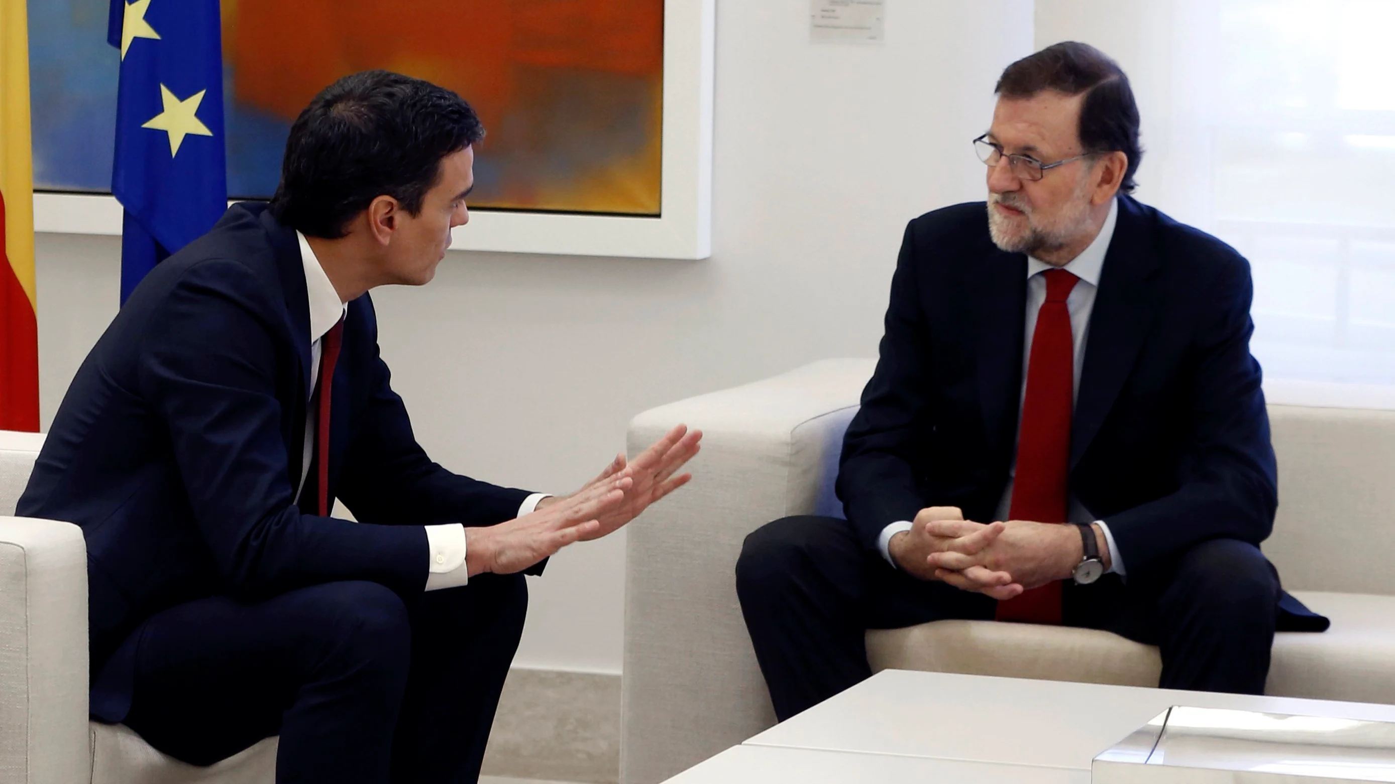 Pedro S&aacute;nchez y Mariano Rajoy, durante su encuentro en La Moncloa