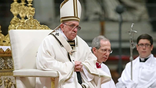 El papa Francisco durante la Misa del Gallo El papa Francisco durante la Misa del Gallo