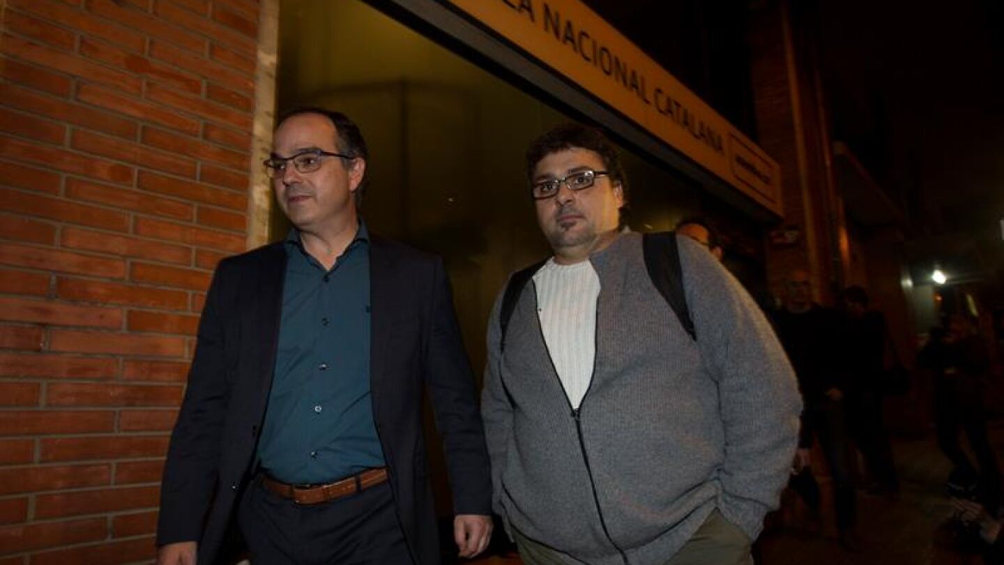 El diputado de JXSi Jordi Turull y el de la CUP Hugo Alvira