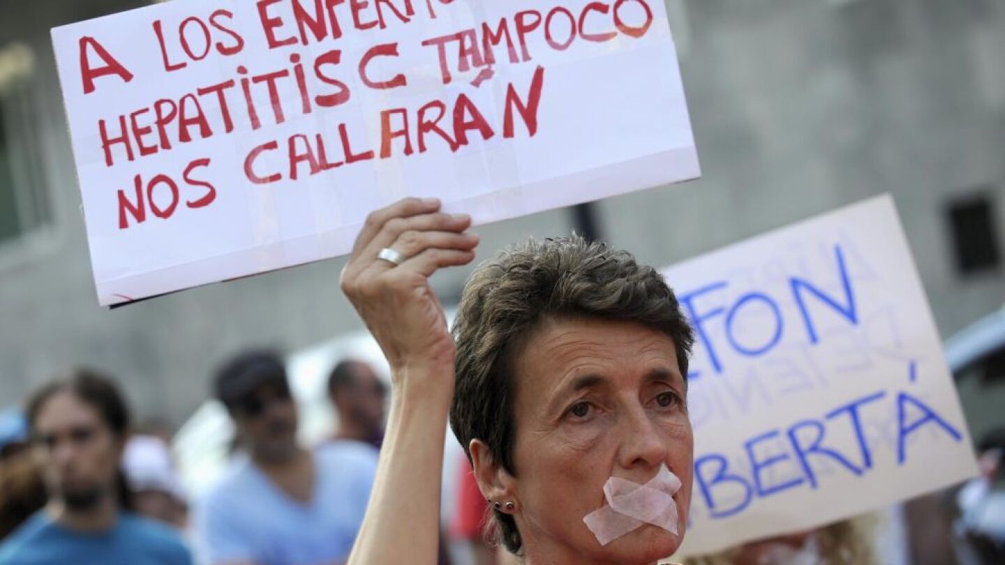 Una manifestaci&oacute;n de afectados por la hepatitis C.