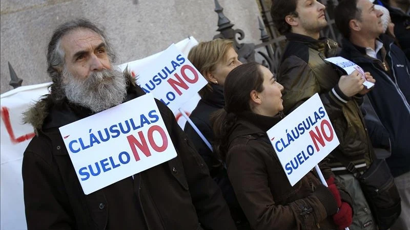 Concentración de miembros de la plataforma de afectados por las cláusulas suelo