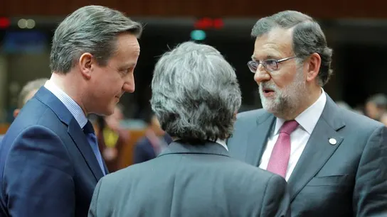 Mariano Rajoy y David Cameron en la cumbre del Consejo Europeo en Bruselas Mariano Rajoy y David Cameron en la cumbre del Consejo Europeo en Bruselas