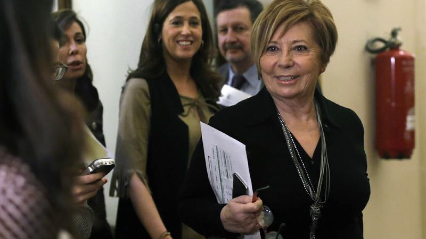 Celia Villalobos: "Estoy hasta las narices de mis compa&ntilde;eros de Madrid y Valencia"