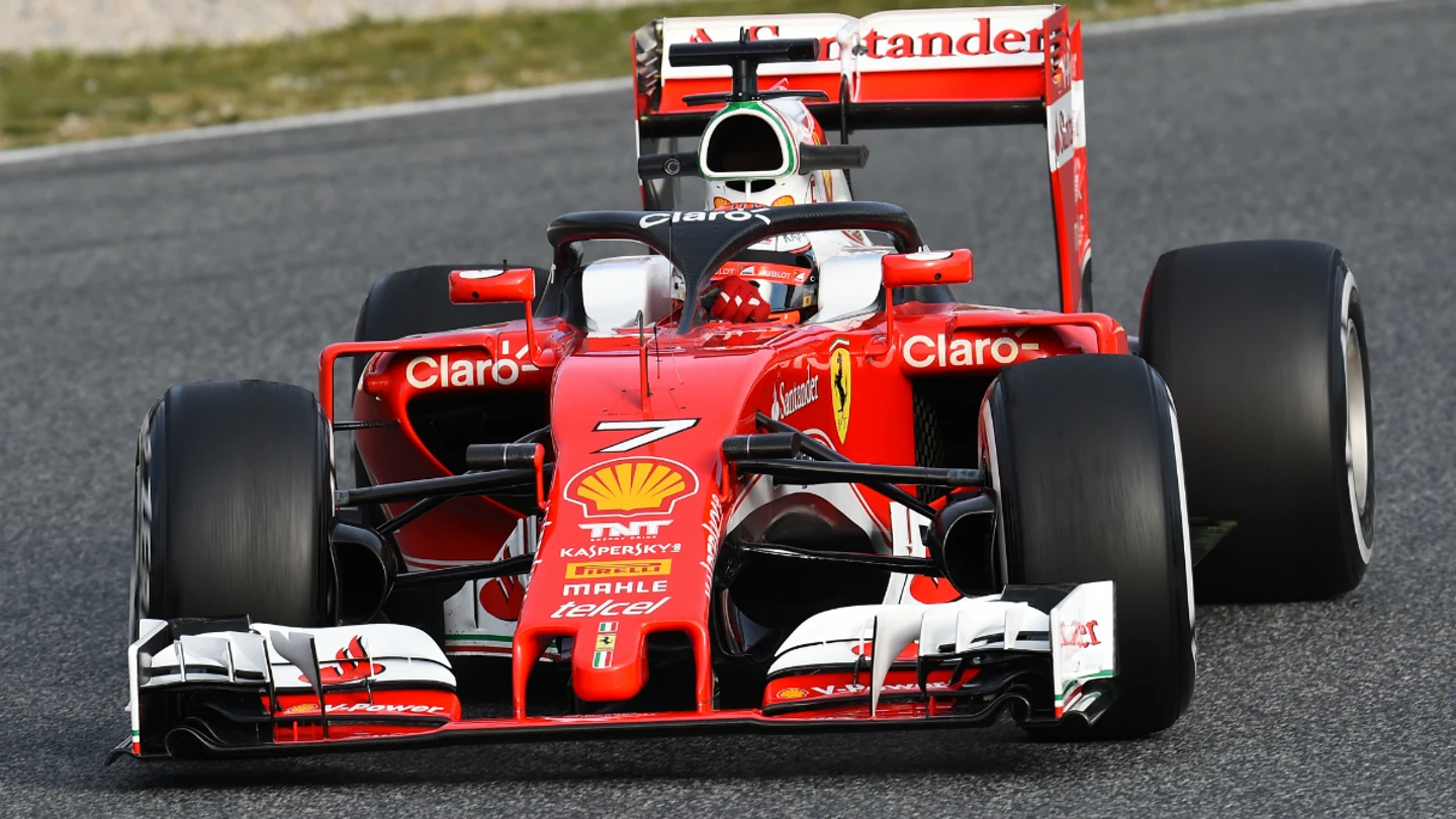 Kimi Raikkonen, usando la protección 'Halo' en su coche Kimi Raikkonen, usando la protección 'Halo' en su coche