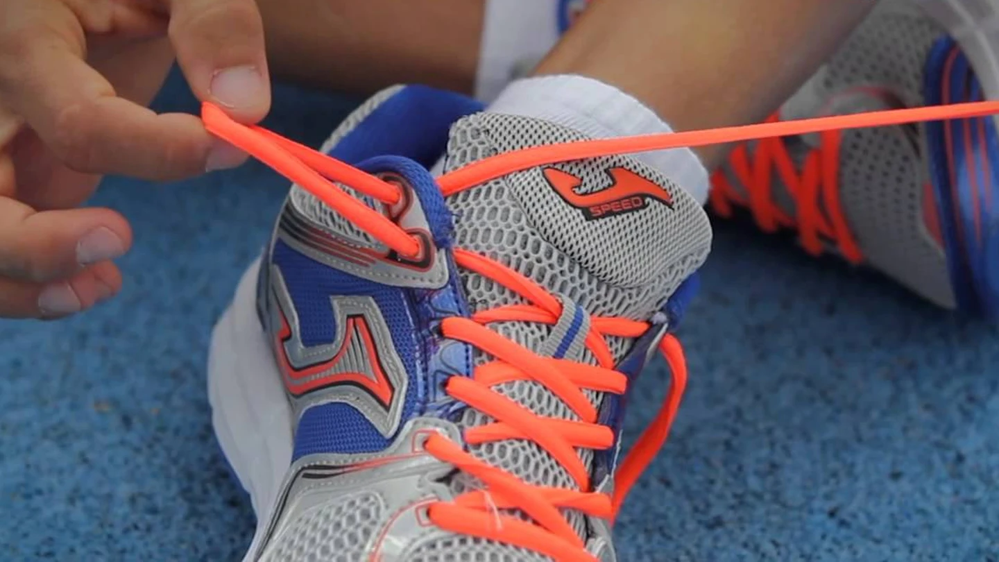 Ata bien los cordones de las zapatillas Ata bien los cordones de las zapatillas