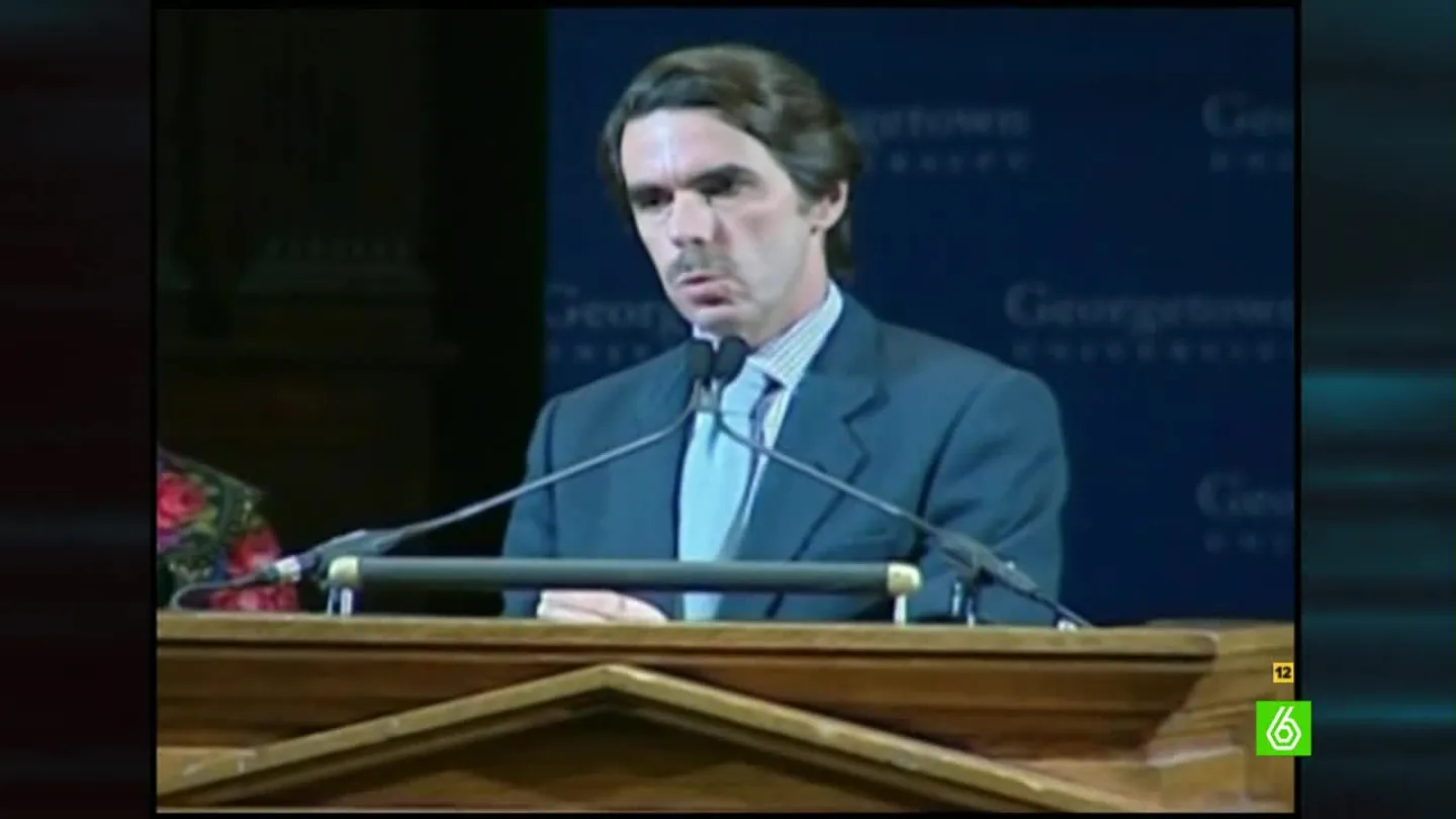 José María Aznar habla inglés en una conferencia José María Aznar habla inglés en una conferencia