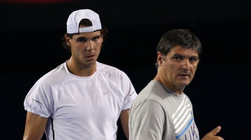 Rafa Nadal, junto a su tío y entrenador, Toni Nadal