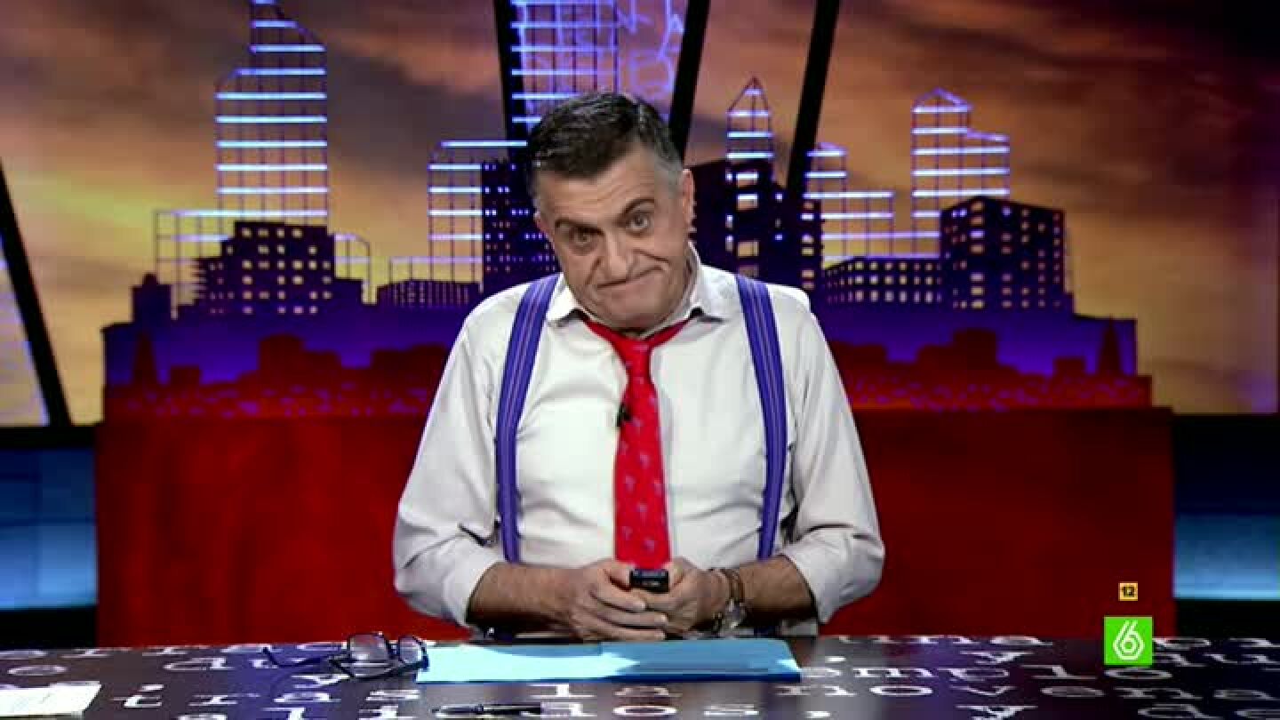 El gran Wyoming leyendo el mensaje de los reyes