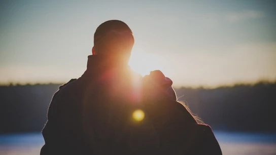 Una pareja joven Una pareja joven