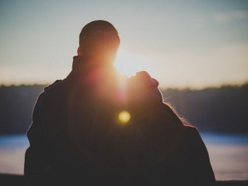 Una pareja joven Una pareja joven