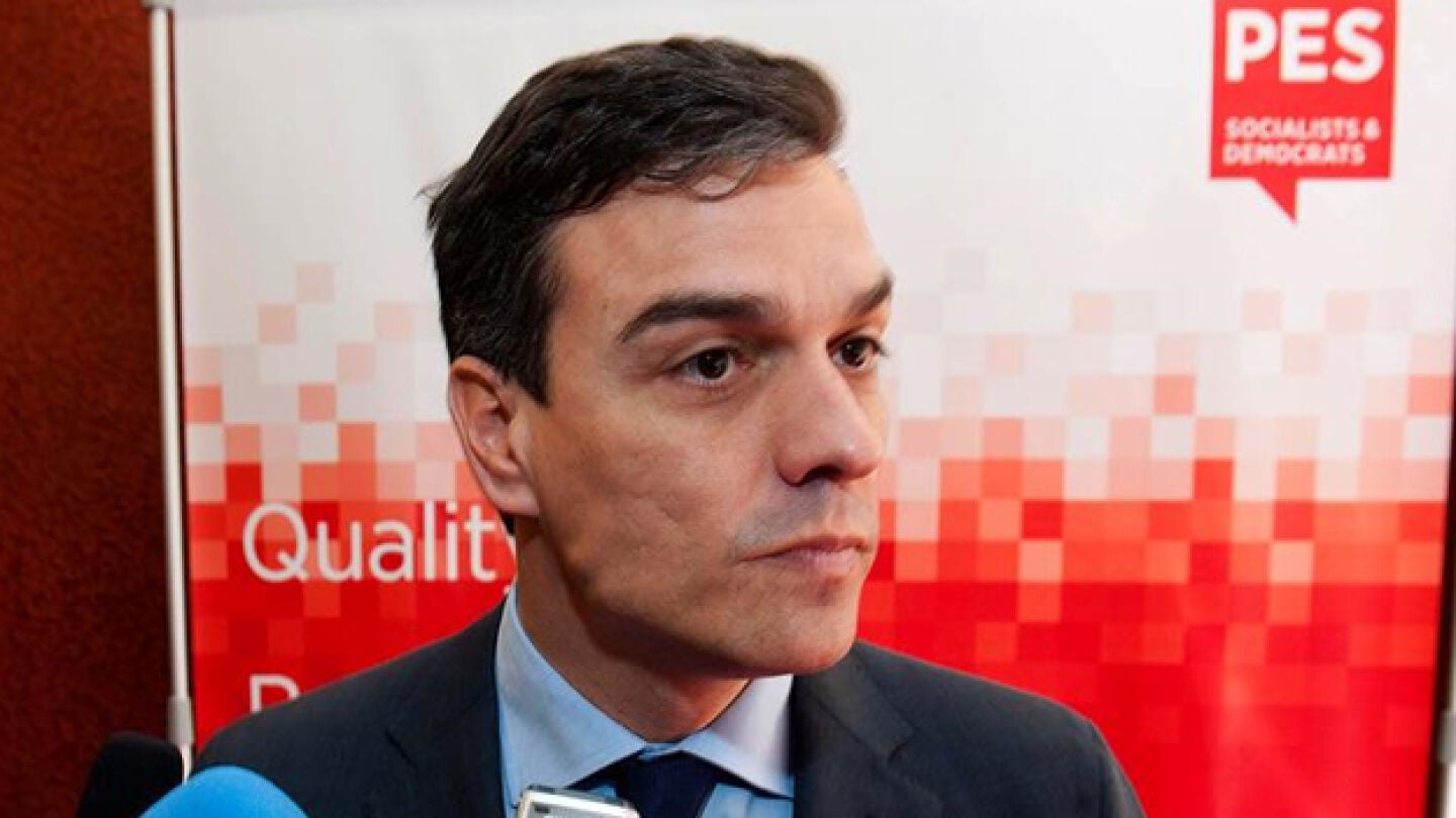 Pedro S&aacute;nchez habla ante los medios de comunicaci&oacute;n