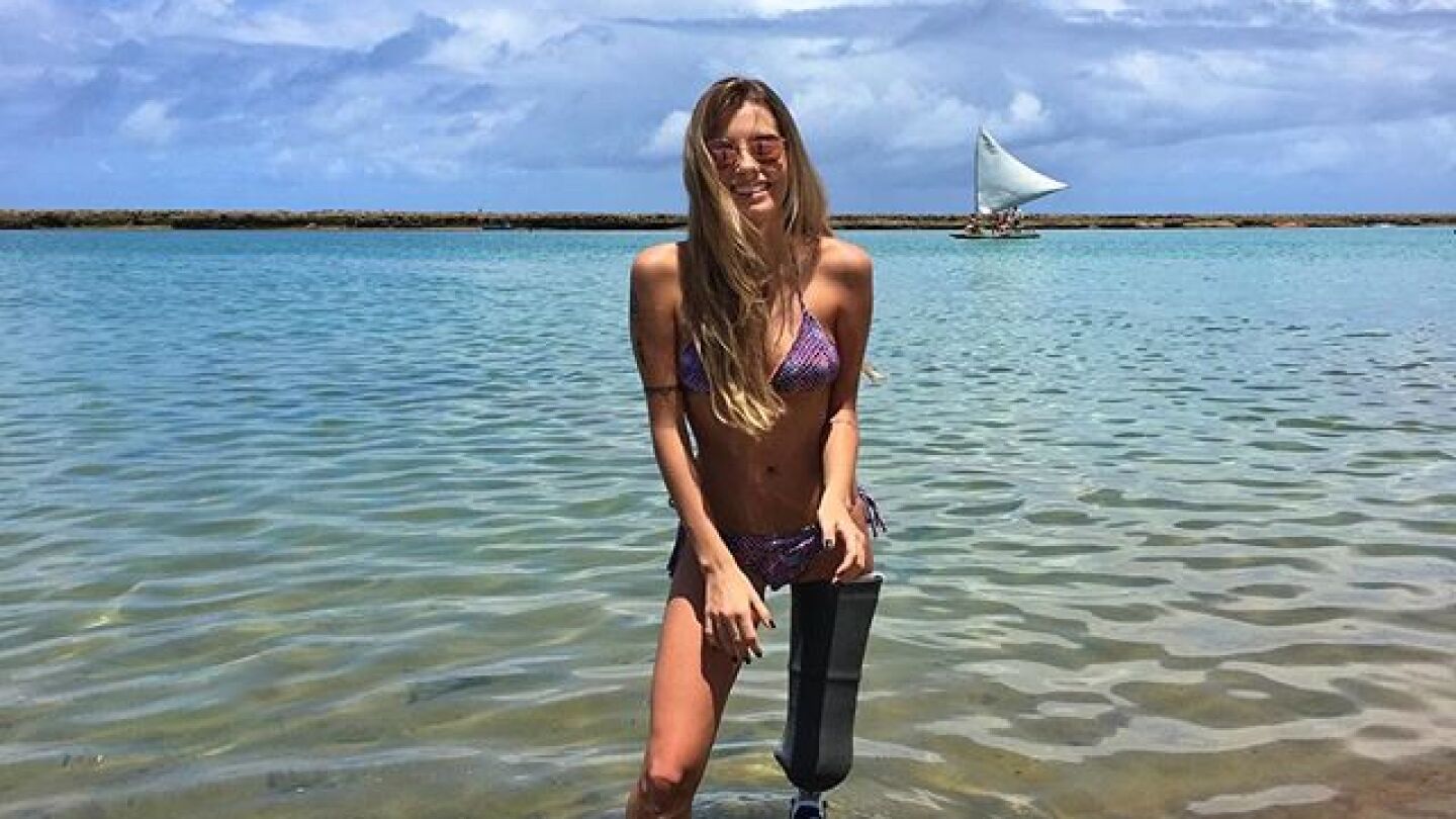 La emocionante historia de Paola Antonini, la modelo que sigui&oacute; desfilando tras perder una pierna