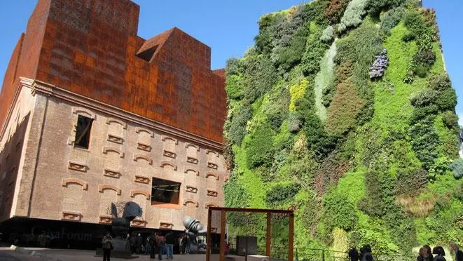 Fachada CaixaForum de Madrid Fachada CaixaForum de Madrid