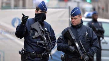 Agentes de la Policía en Bruselas
