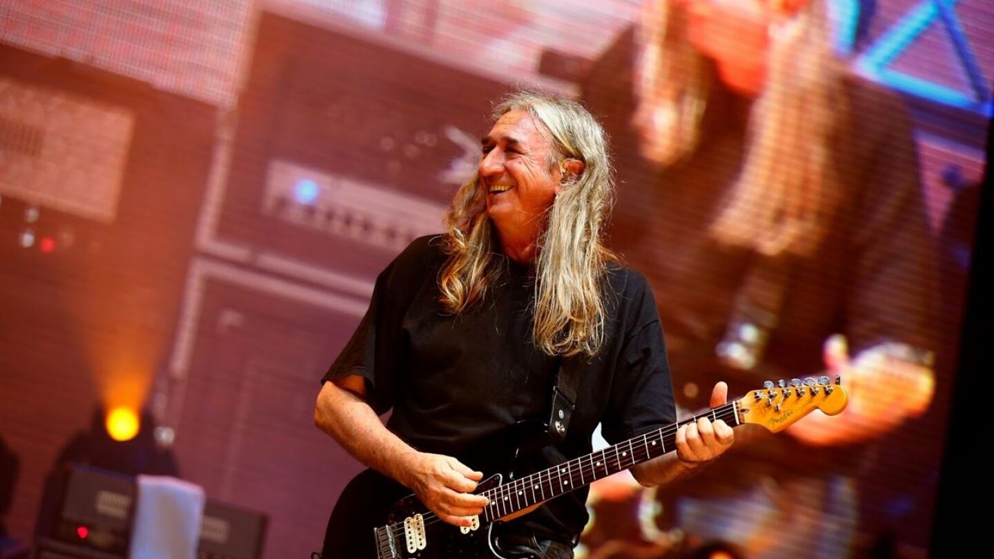El m&uacute;sico Rosendo, en concierto