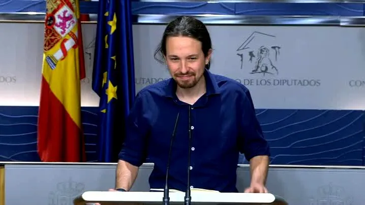 Iglesias, ante los medios